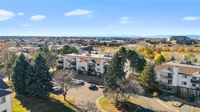 a view of houses with sky view
