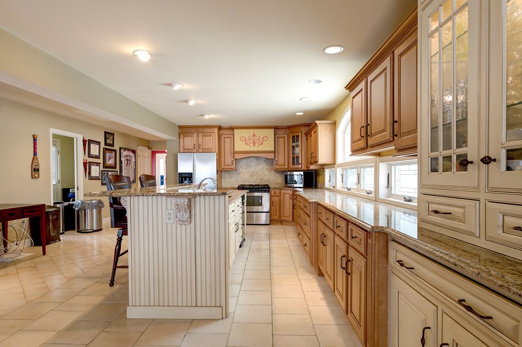 81 Lake Shore Road Salem, NH 03079 - Photo 7 of 28