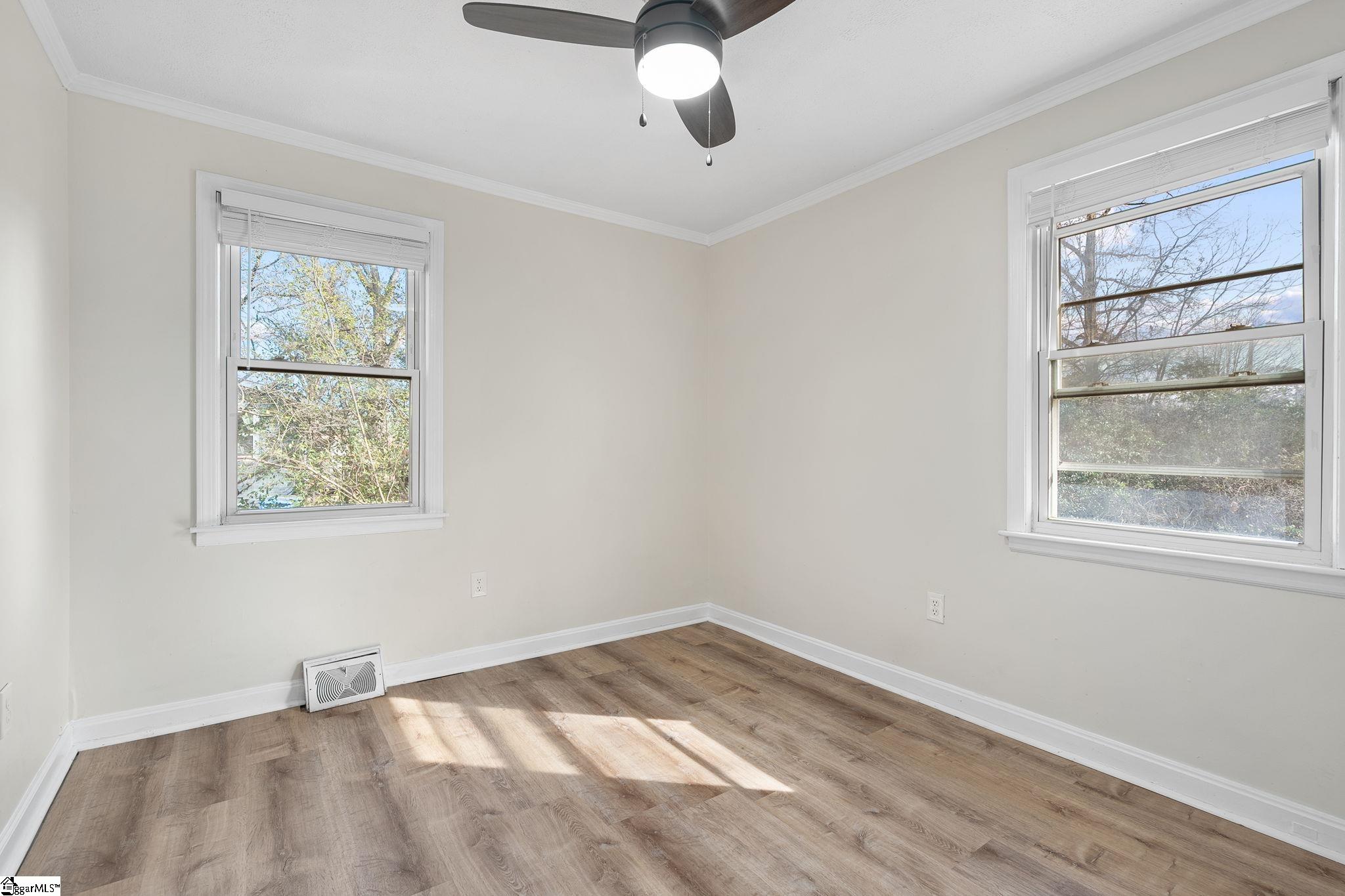 105 Mauldin Circle Mauldin, SC 29662 - Photo 2 of 25