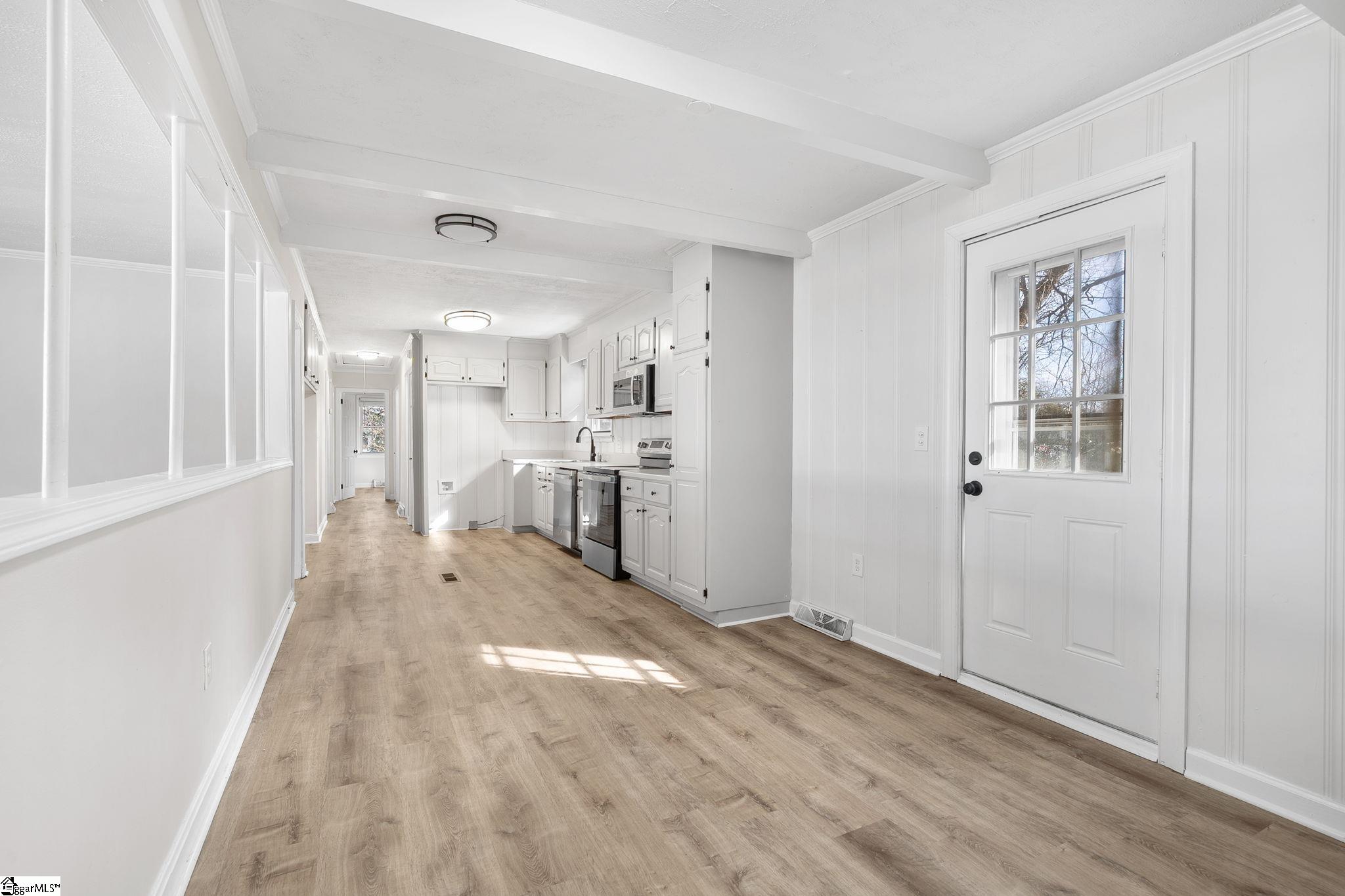 105 Mauldin Circle Mauldin, SC 29662 - Photo 7 of 25