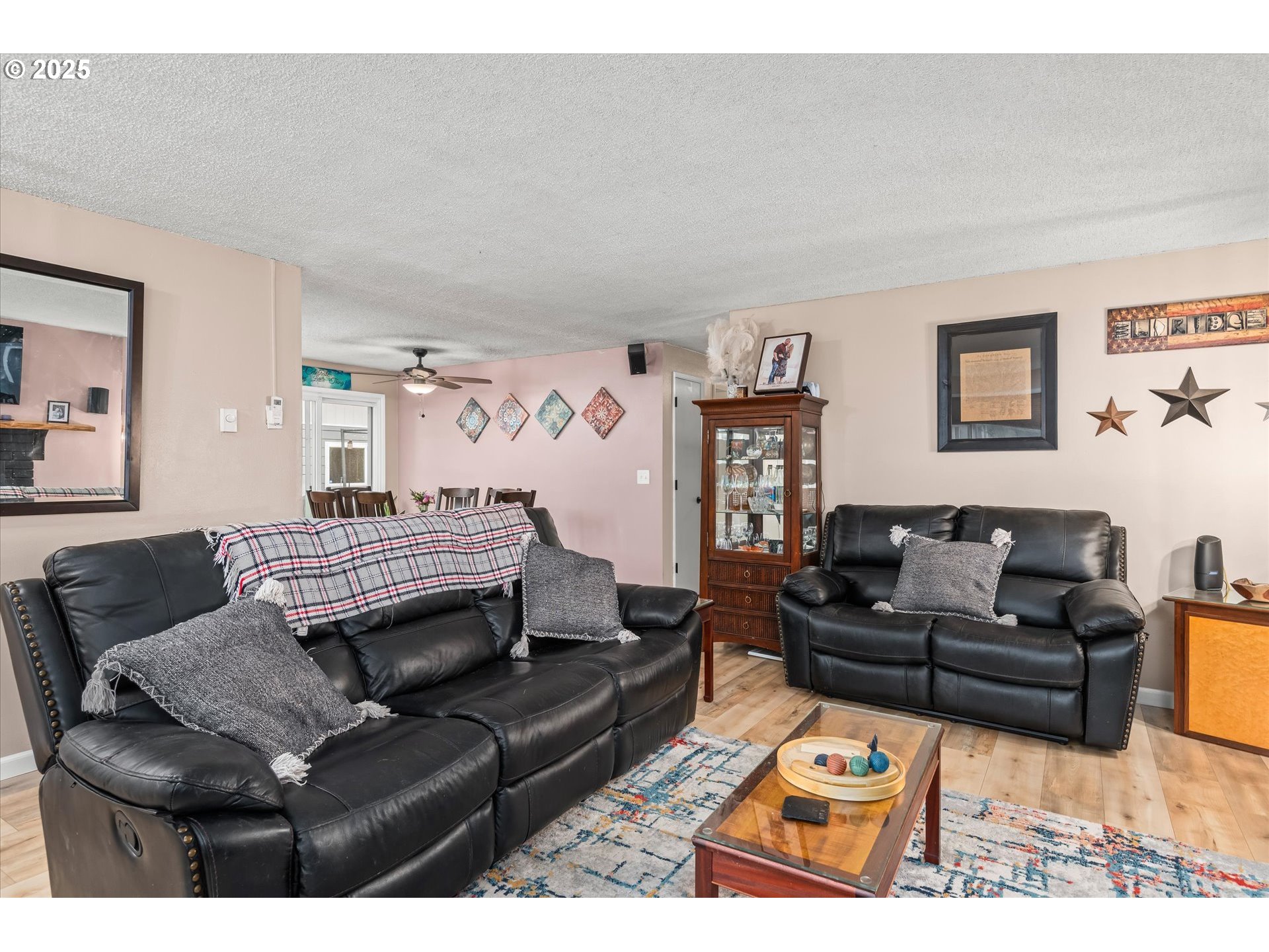 24795 Parkside Drive Veneta, OR 97487 - Photo 11 of 42 a living room with furniture and a couch