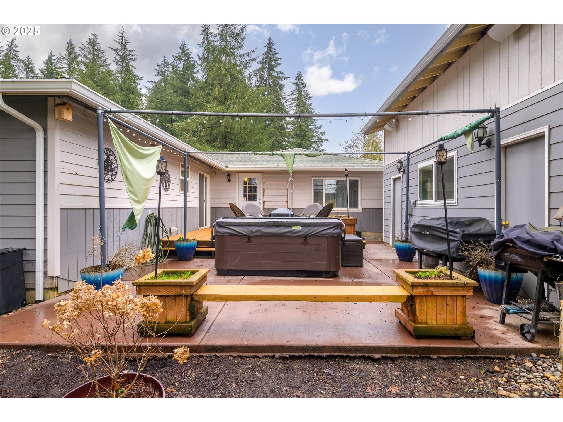 24795 Parkside Drive Veneta, OR 97487 - Photo 31 of 42 a view of a house with backyard
