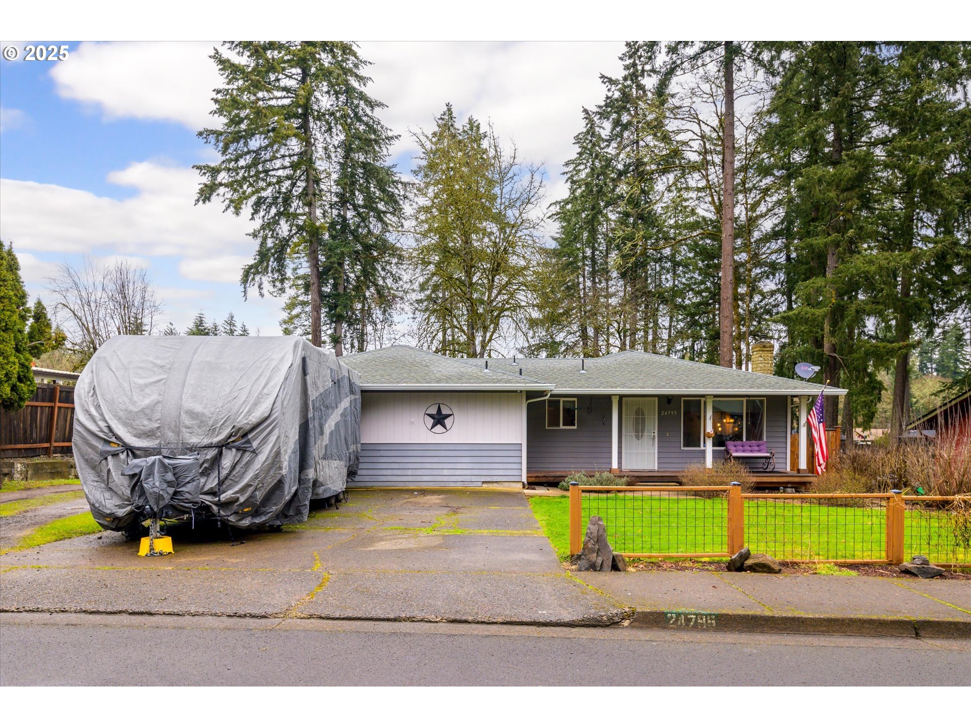 24795 Parkside Drive Veneta, OR 97487 - Photo 6 of 42 a view of outdoor space yard swimming pool and patio