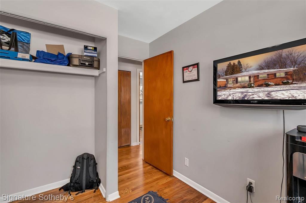 23048 Tuck Road Farmington Hills, MI 48336 - Photo 22 of 36