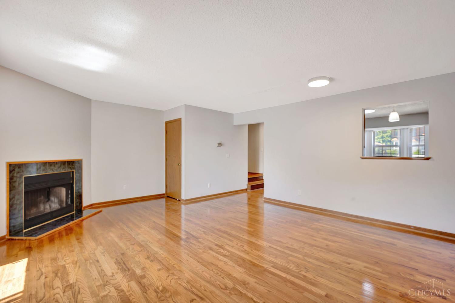 10667 Montgomery Road, Unit 13 Montgomery, OH 45242 - Photo 8 of 36