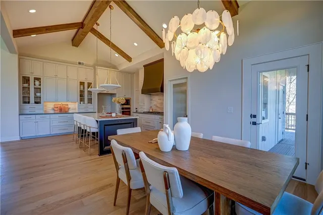 $1,325,000 | 2 Sequoyah Pointe, Lake Winnebago, MO 64034