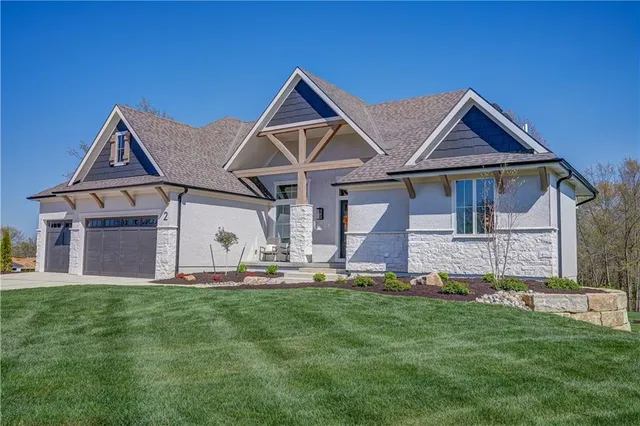 $1,325,000 | 2 Sequoyah Pointe, Lake Winnebago, MO 64034
