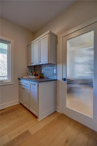 $1,325,000 | 2 Sequoyah Pointe, Lake Winnebago, MO 64034