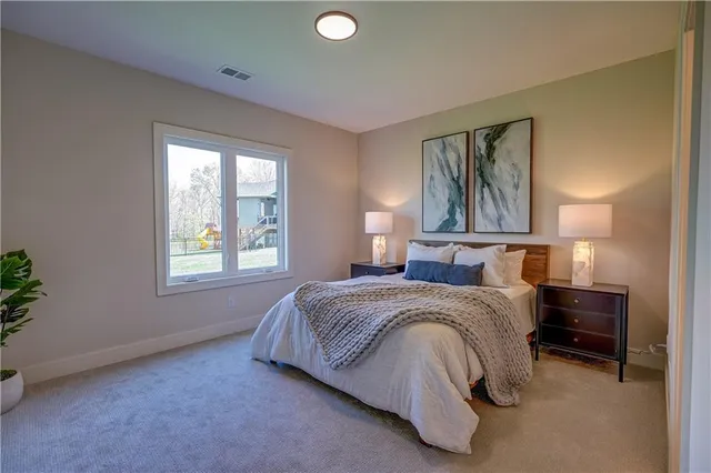 $1,325,000 | 2 Sequoyah Pointe, Lake Winnebago, MO 64034