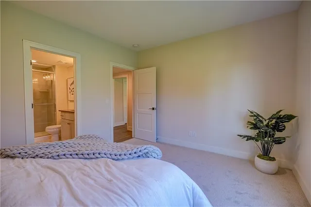 $1,325,000 | 2 Sequoyah Pointe, Lake Winnebago, MO 64034