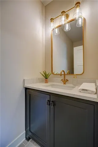 $1,325,000 | 2 Sequoyah Pointe, Lake Winnebago, MO 64034