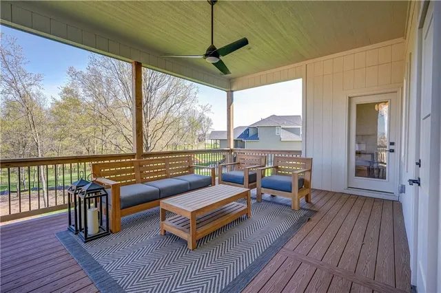 $1,325,000 | 2 Sequoyah Pointe, Lake Winnebago, MO 64034