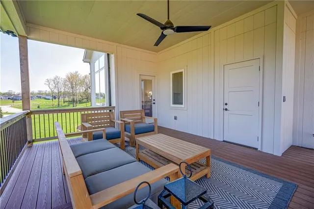 $1,325,000 | 2 Sequoyah Pointe, Lake Winnebago, MO 64034