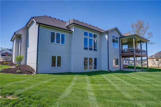 $1,325,000 | 2 Sequoyah Pointe, Lake Winnebago, MO 64034