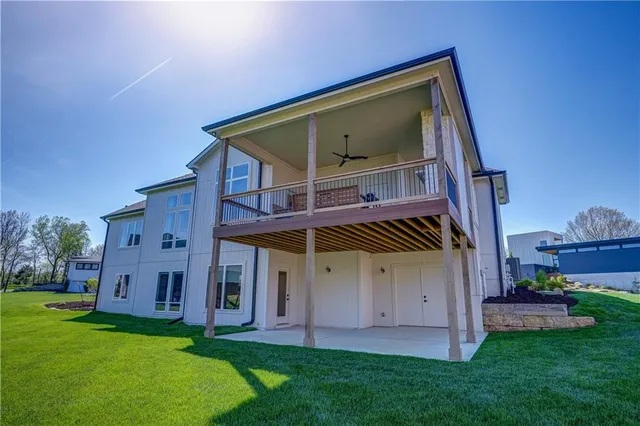 $1,325,000 | 2 Sequoyah Pointe, Lake Winnebago, MO 64034