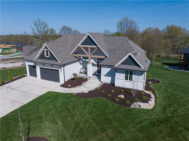 $1,325,000 | 2 Sequoyah Pointe, Lake Winnebago, MO 64034