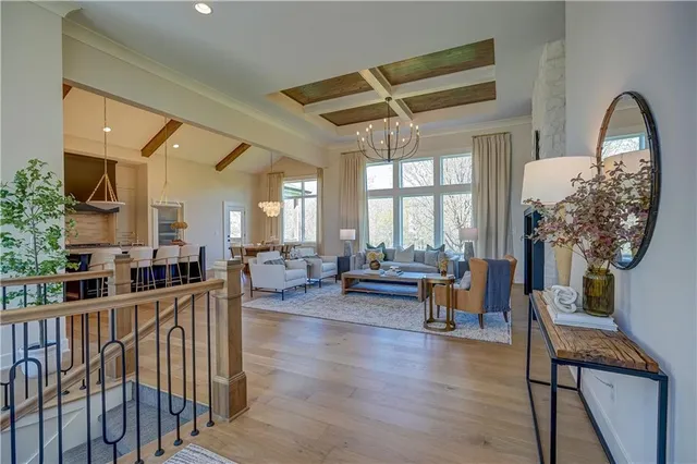 $1,325,000 | 2 Sequoyah Pointe, Lake Winnebago, MO 64034