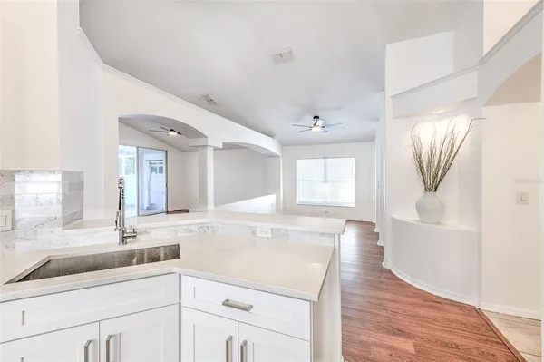 $395,000 | 6910 Jamestown Manor Drive, Riverview, FL 33578