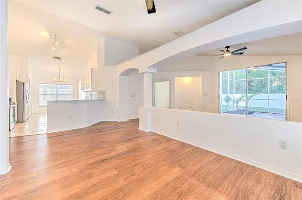 $395,000 | 6910 Jamestown Manor Drive, Riverview, FL 33578