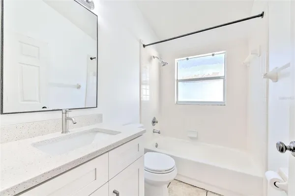 $395,000 | 6910 Jamestown Manor Drive, Riverview, FL 33578