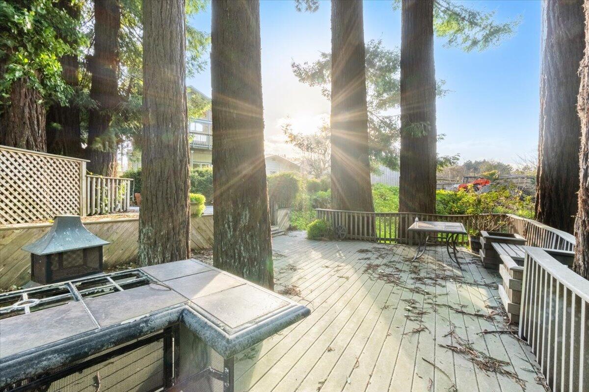 1065 Riverside Drive Rio Dell, CA 95562 - Photo 27 of 32