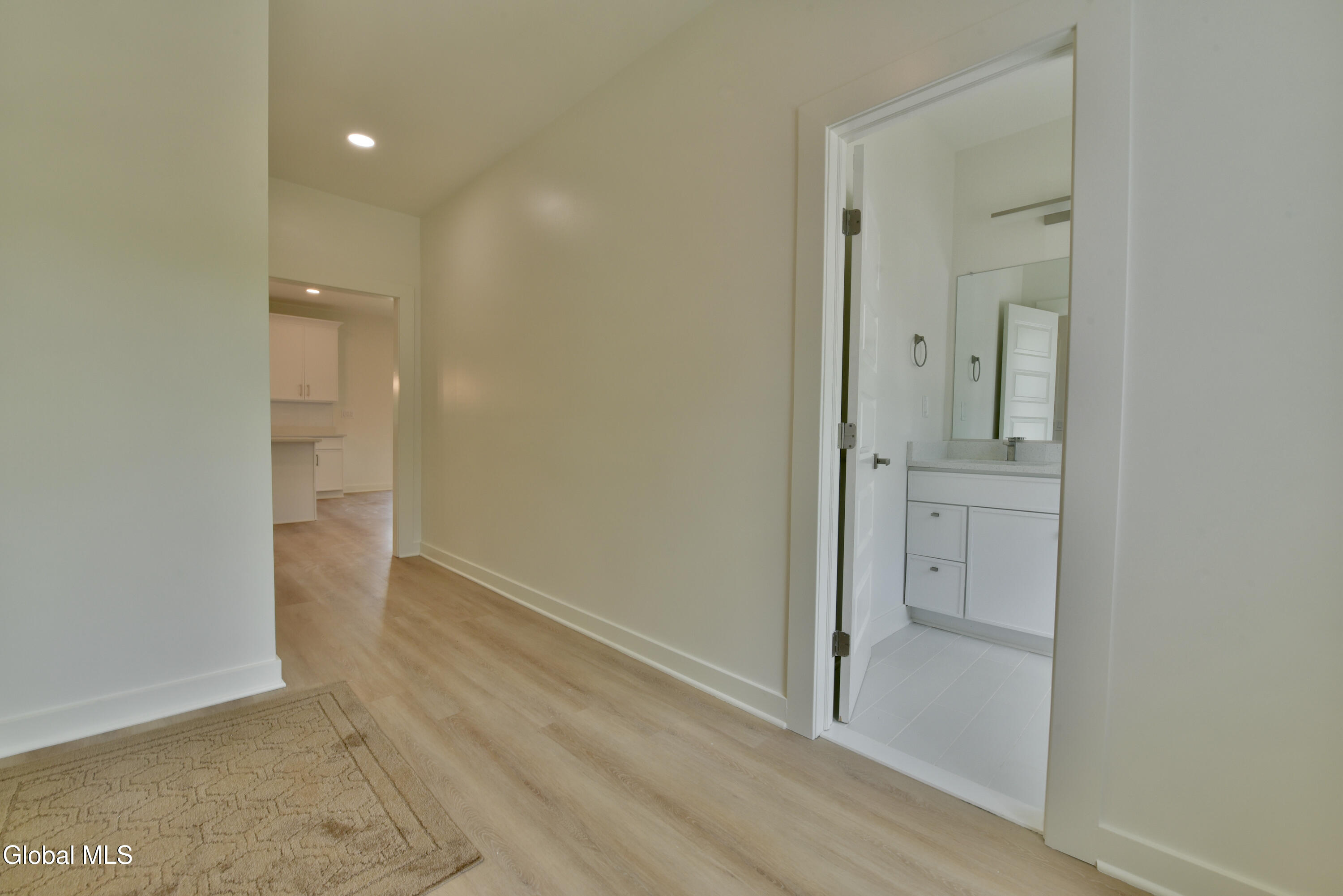 802 South Ravine Road Niskayuna, NY 12309 - Photo 28 of 60 25