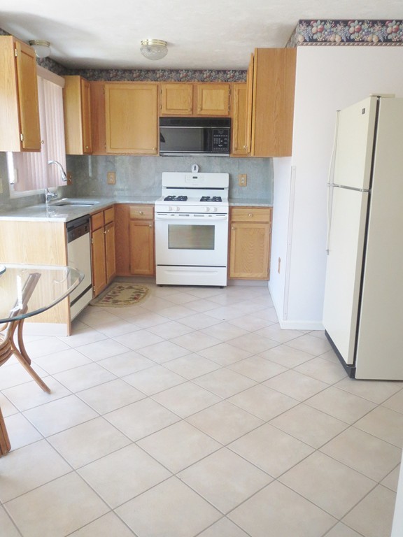 16 Country Side Road, Unit 16 Bellingham, MA 02019 - Photo 3 of 19 Gallery Image 3