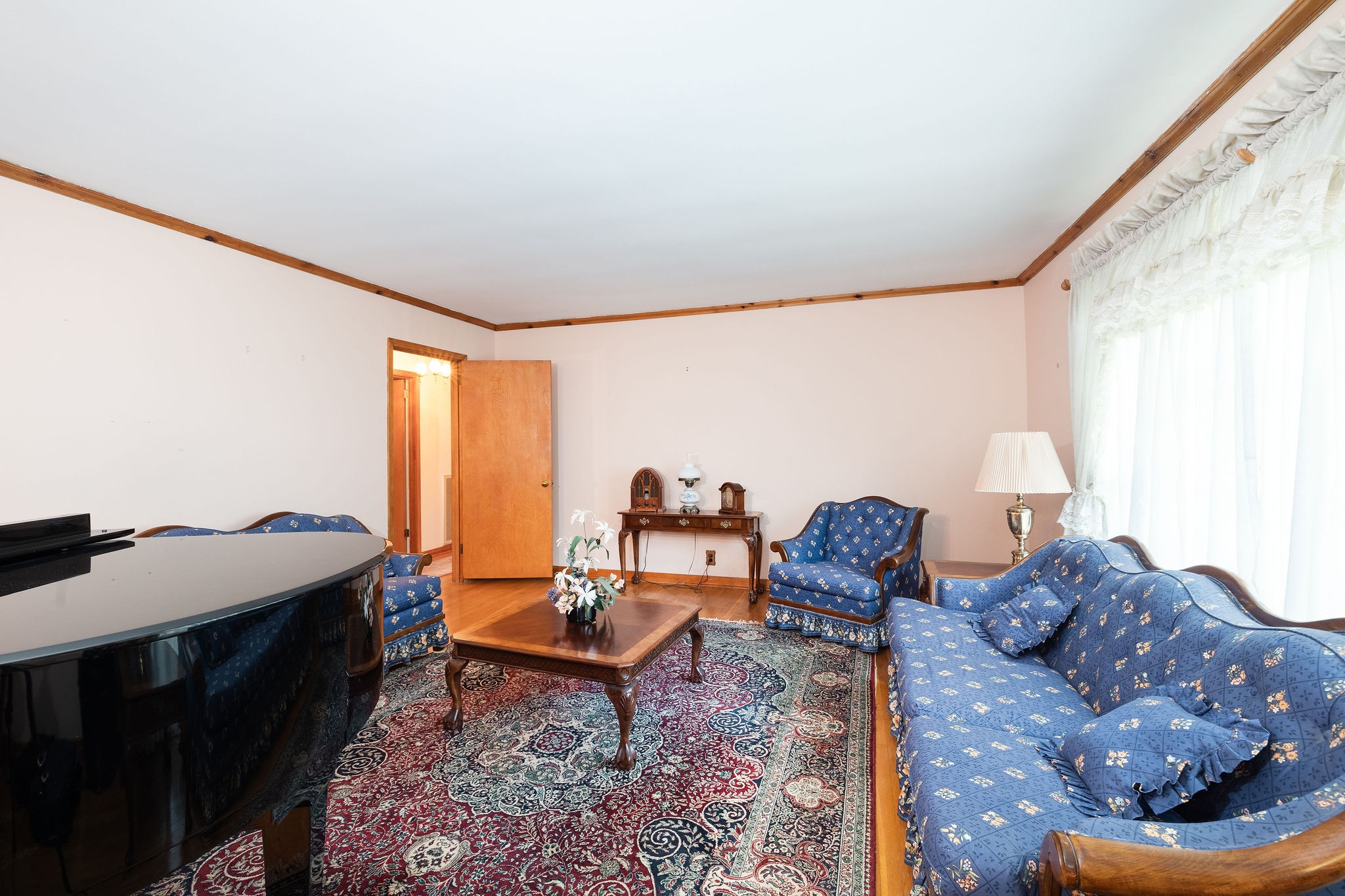 805 Vantrease Road Madison, TN 37115 - Photo 15 of 60 a living room with furniture and a window