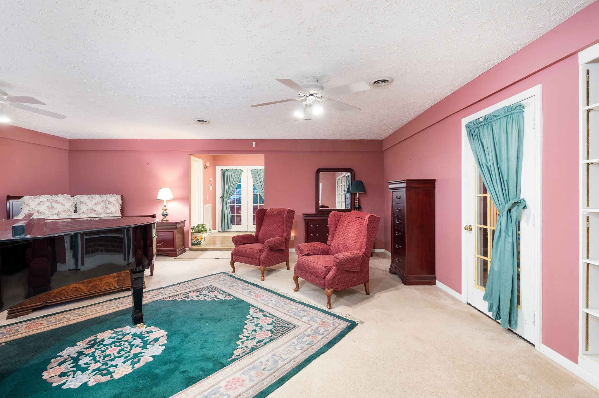 805 Vantrease Road Madison, TN 37115 - Photo 46 of 60 a living room with furniture rug and a fireplace