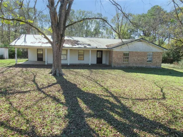 $129,900 | 370 Snell Road, Hornbeck, LA 71439