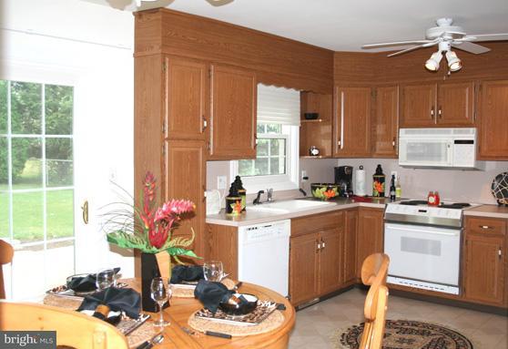 517 Hummingbird Drive Lititz, PA 17543 - Photo 5 of 10 Gallery Image 5