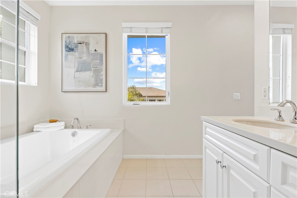 202 Cultivate Irvine, CA 92618 - Photo 39 of 65 a bathroom with a sink and a bathtub