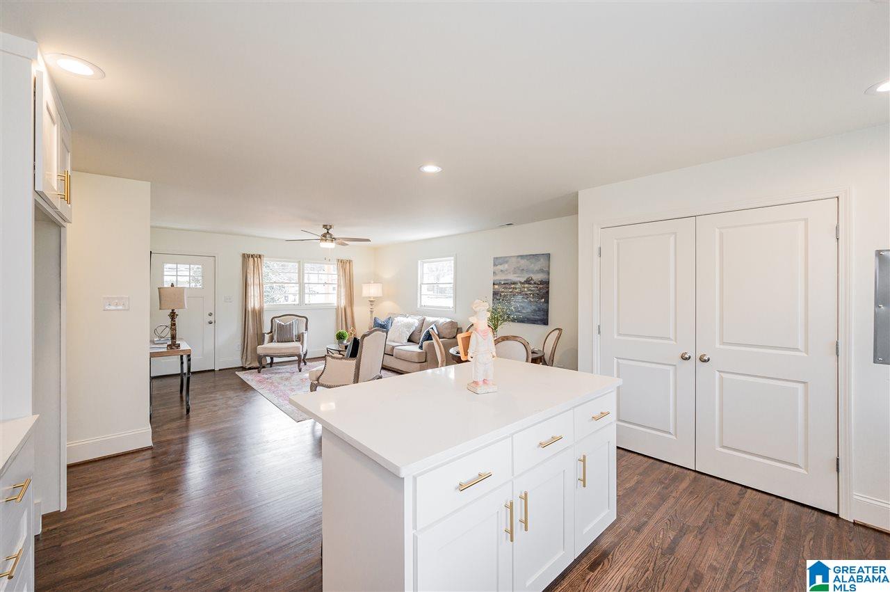 956 Oak Grove Road Birmingham, AL 35209 - Photo 15 of 47