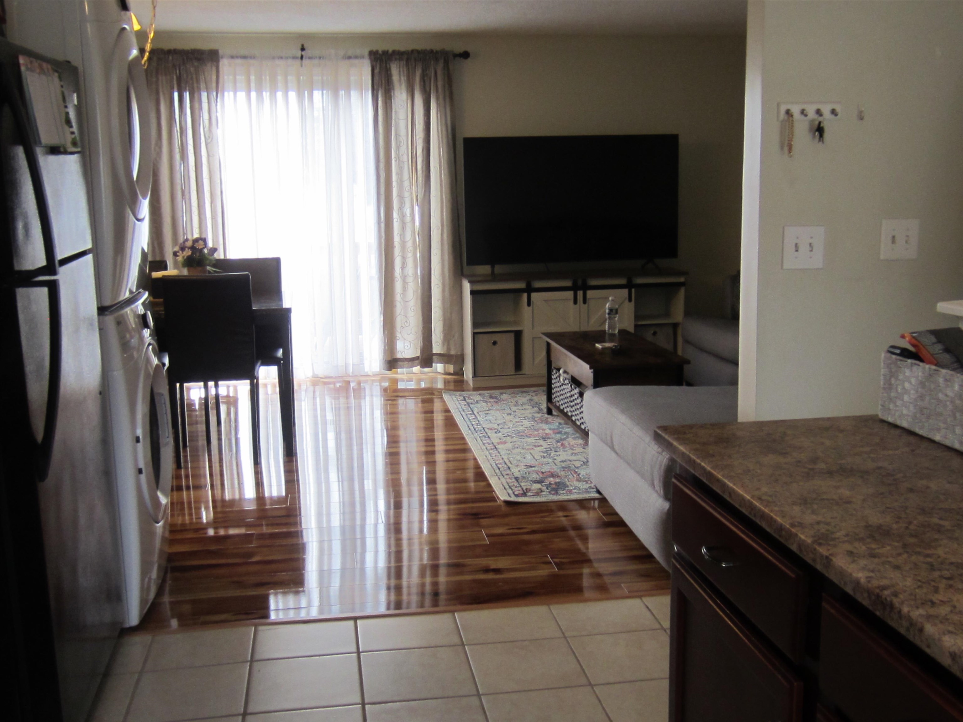 901 Mammoth Road, Unit 6 Manchester, NH 03104 - Photo 9 of 19
