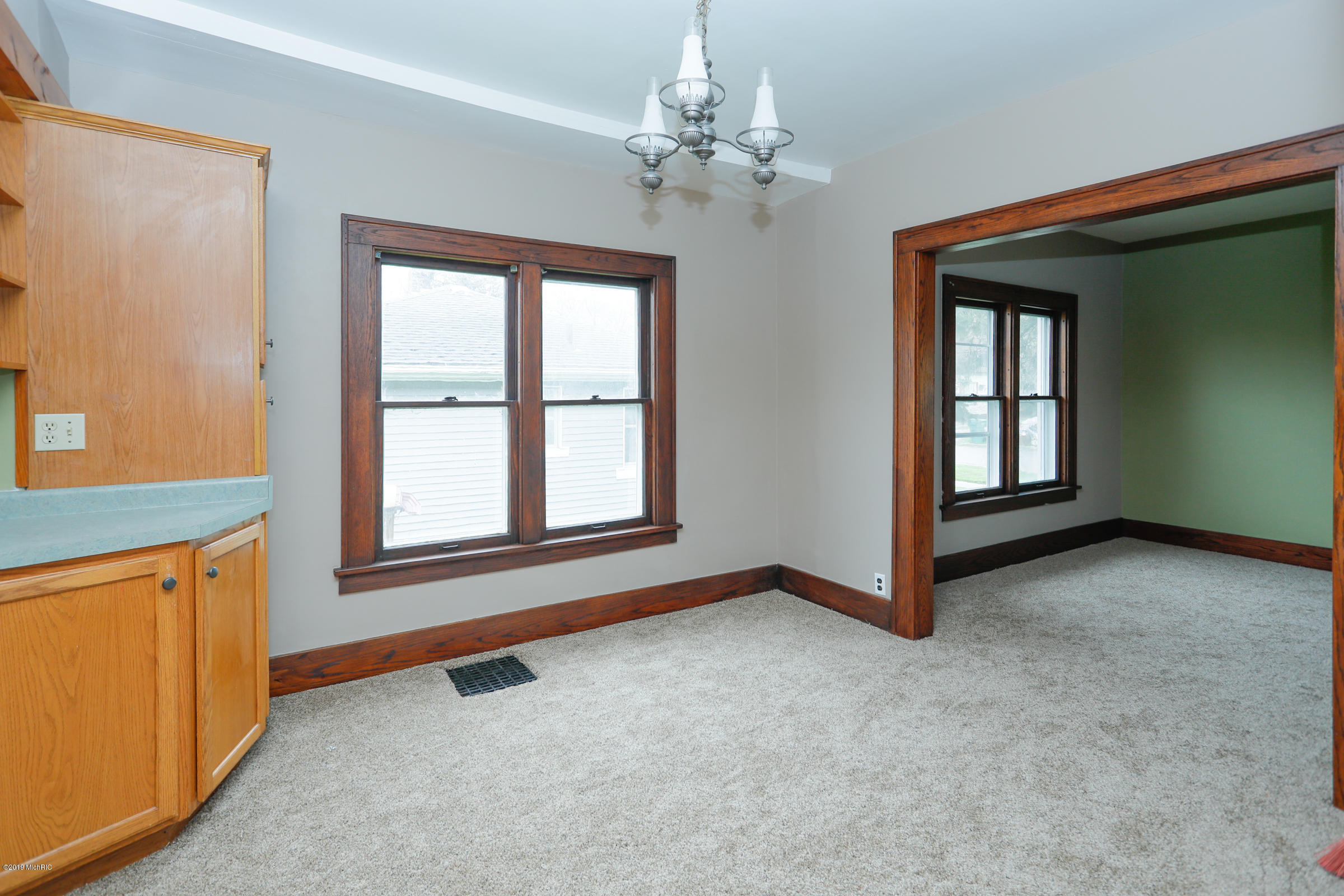 604 South Constantine Street Three Rivers, MI 49093 - Photo 6 of 10 604 S Constantine St-111