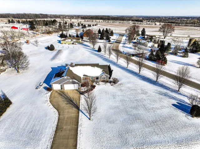 $599,900 | 9410 Memory Lane, Neenah, WI 54956