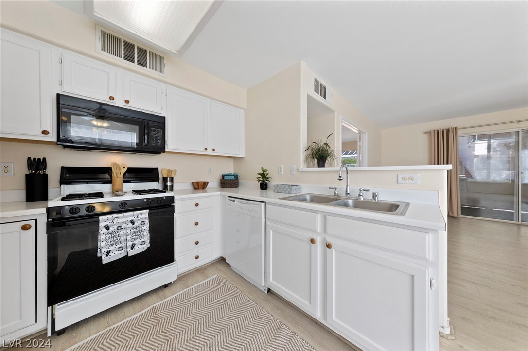 3425 East Russell Road, Unit 126 Las Vegas, NV 89120 - Photo 5 of 22 UPDATED KITCHEN
