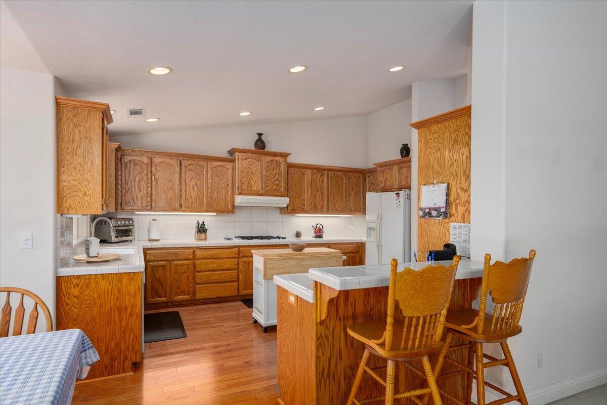 4078 Sunglow Drive Redding, CA 96001 - Photo 18 of 60 19-4078 Sunglow Dr (9 of 64)