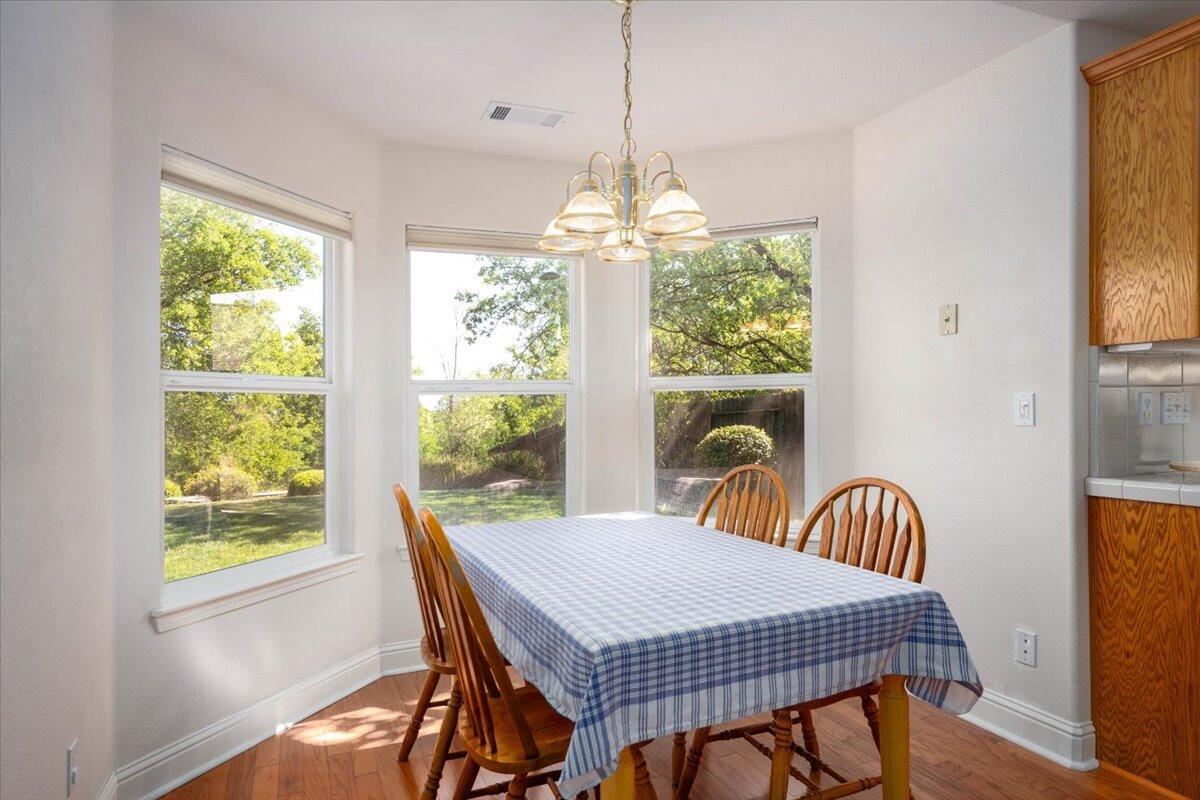 4078 Sunglow Drive Redding, CA 96001 - Photo 19 of 60 20-4078 Sunglow Dr (10 of 64)