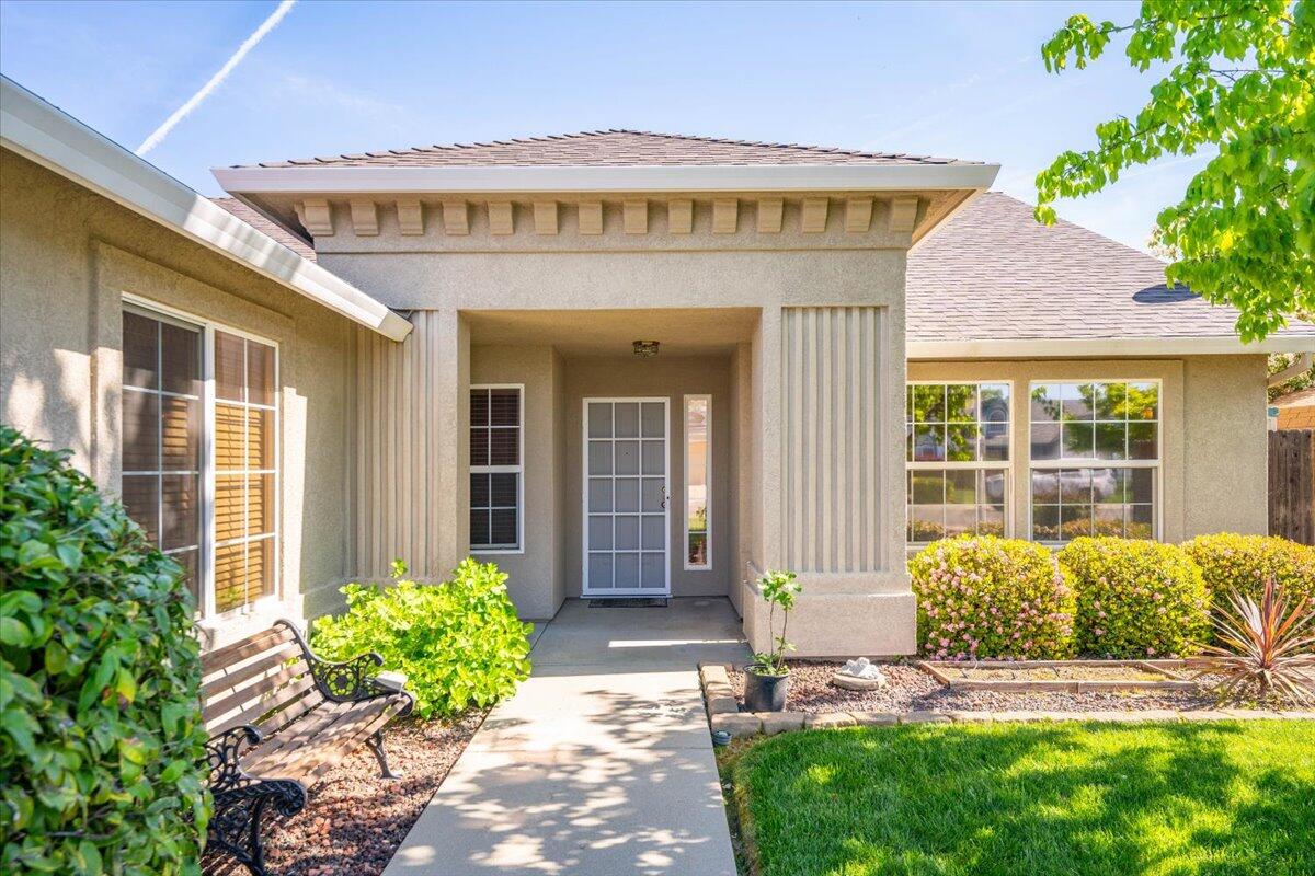 4078 Sunglow Drive Redding, CA 96001 - Photo 3 of 60 05-4078 Sunglow Dr (46 of 64)