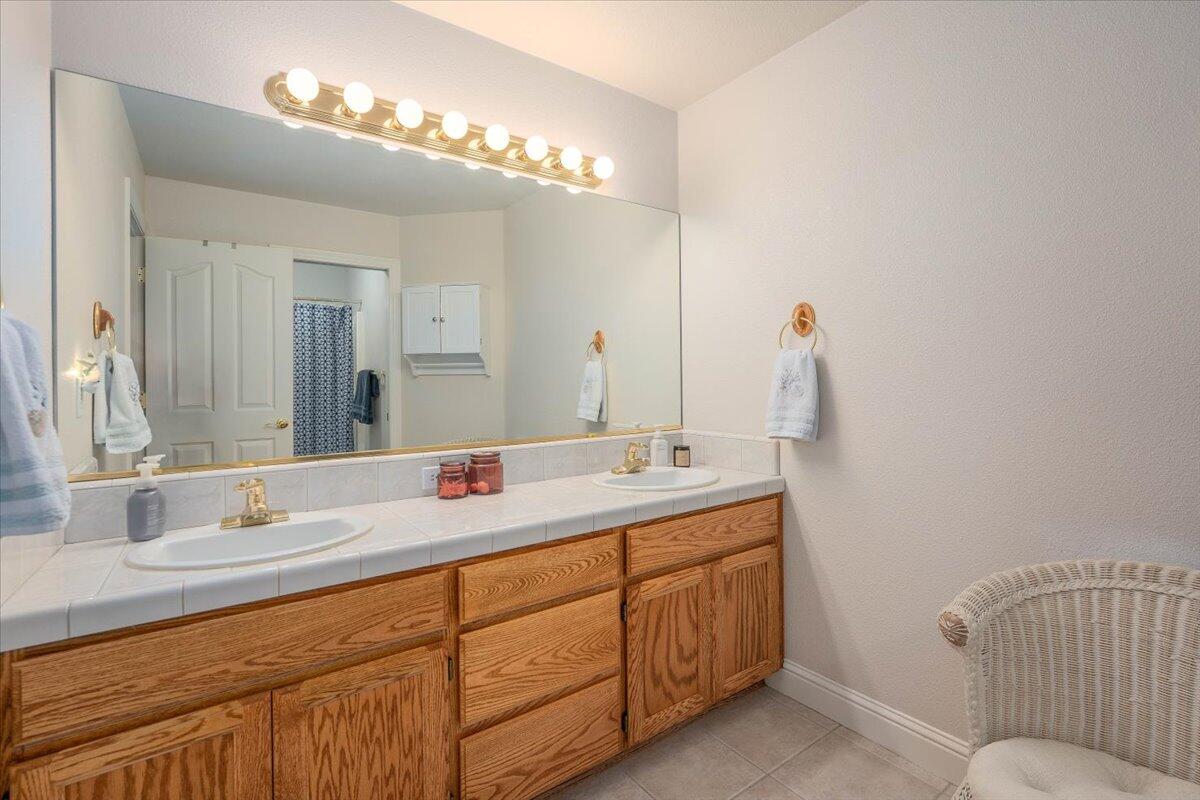 4078 Sunglow Drive Redding, CA 96001 - Photo 34 of 60 35-4078 Sunglow Dr (18 of 64)