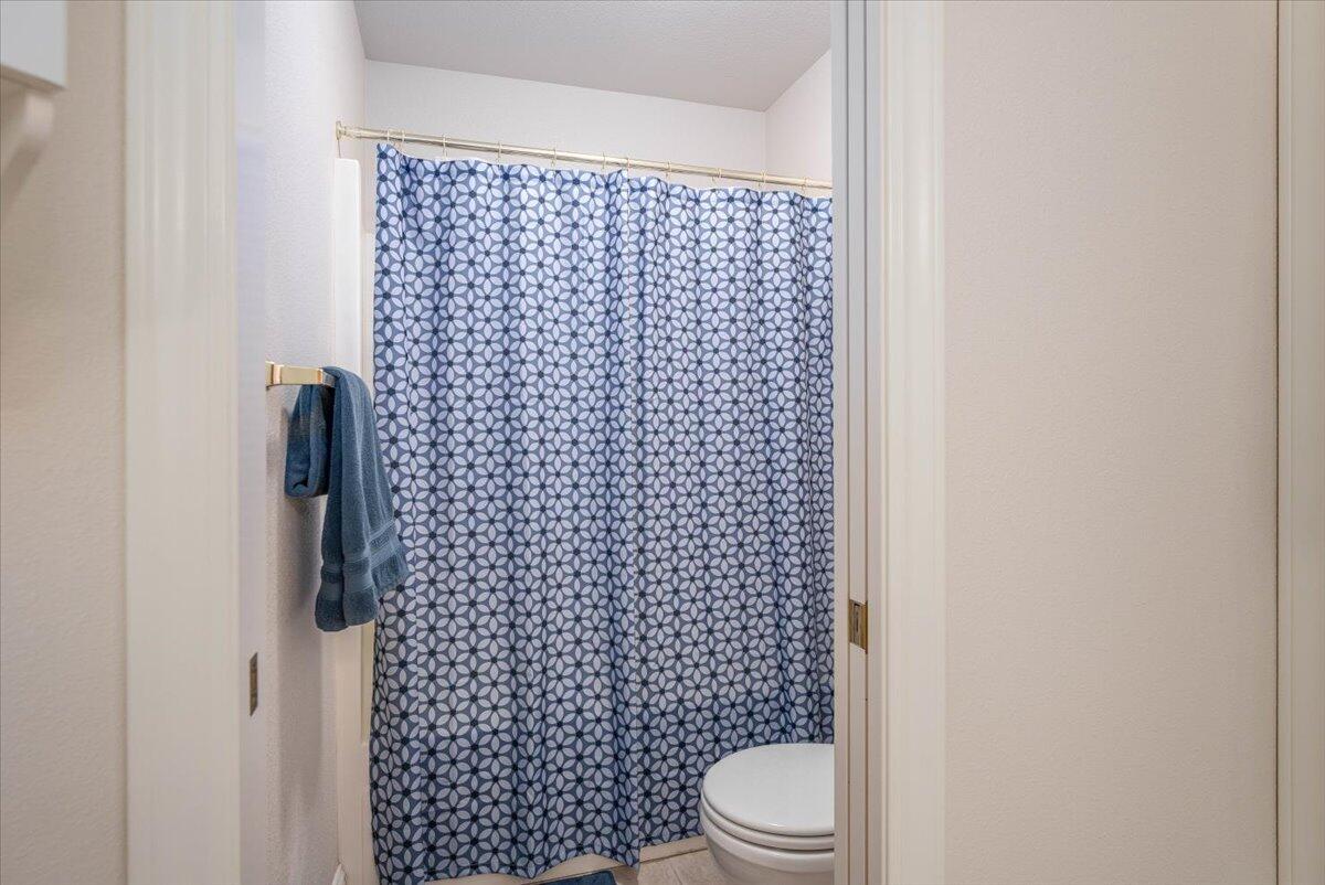 4078 Sunglow Drive Redding, CA 96001 - Photo 35 of 60 36-4078 Sunglow Dr (19 of 64)