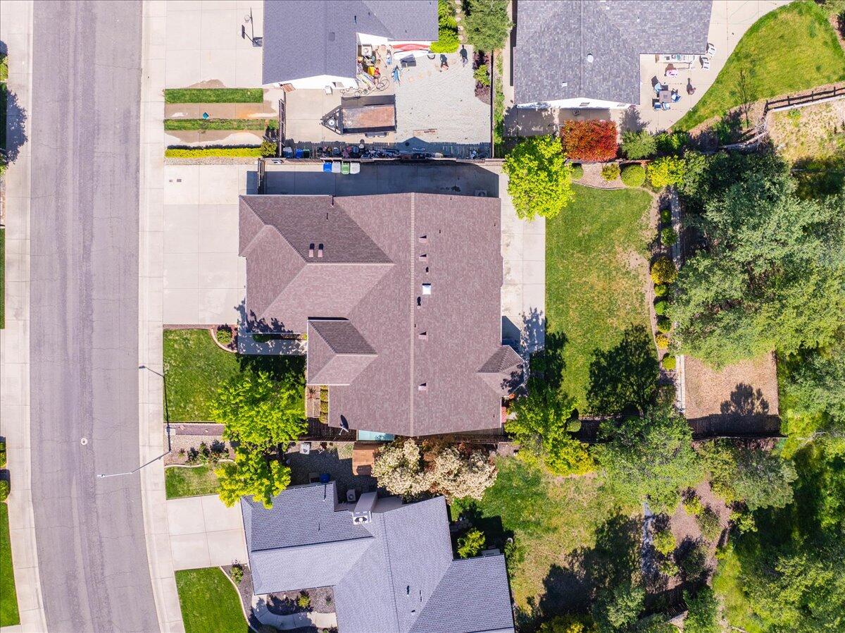 4078 Sunglow Drive Redding, CA 96001 - Photo 4 of 60 03-4078 Sunglow Dr (64 of 64)