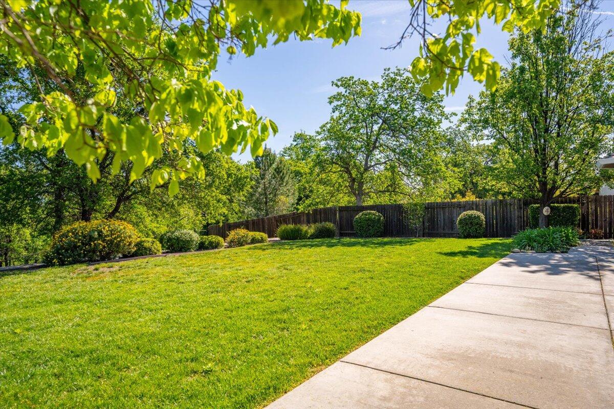 4078 Sunglow Drive Redding, CA 96001 - Photo 41 of 60 42-4078 Sunglow Dr (37 of 64)