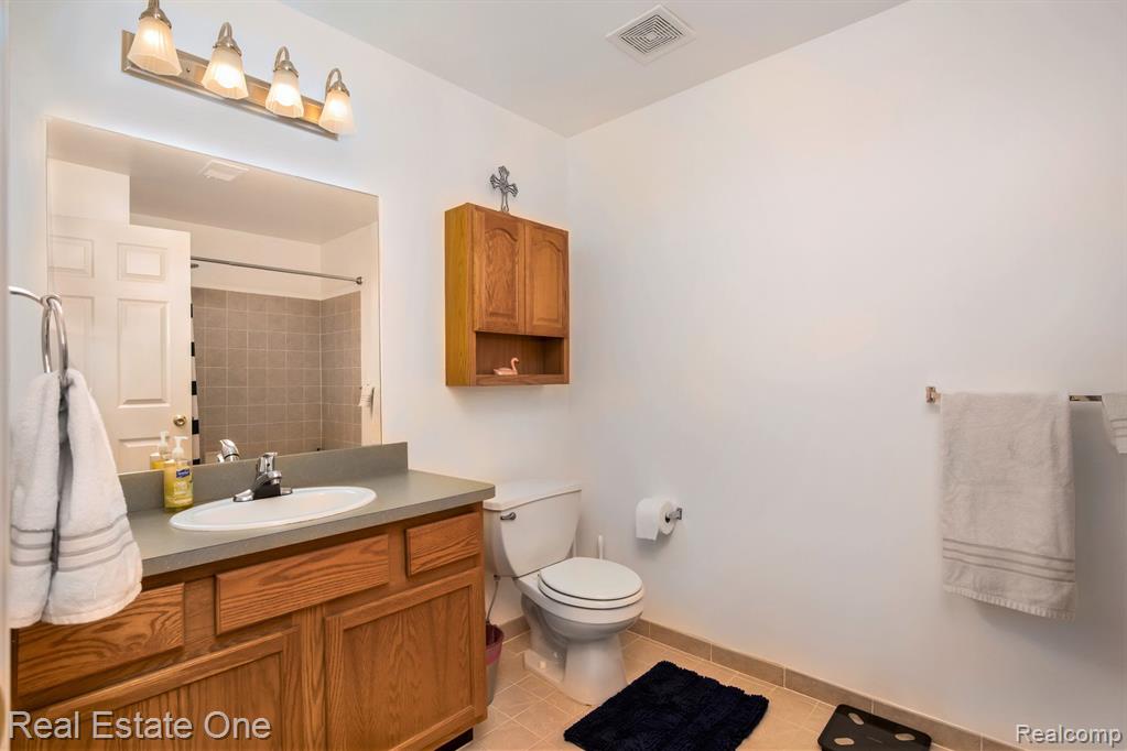 1948 Flagstone Circle Rochester, MI 48307 - Photo 20 of 25