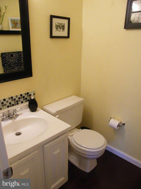 2232 Gunsmith Square Reston, VA 20191 - Photo 13 of 30 Bath
