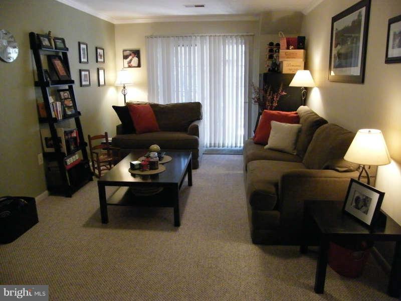 2232 Gunsmith Square Reston, VA 20191 - Photo 22 of 30 Family Room