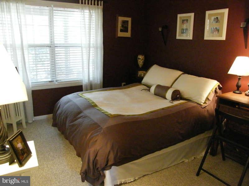 2232 Gunsmith Square Reston, VA 20191 - Photo 23 of 30 Bedroom