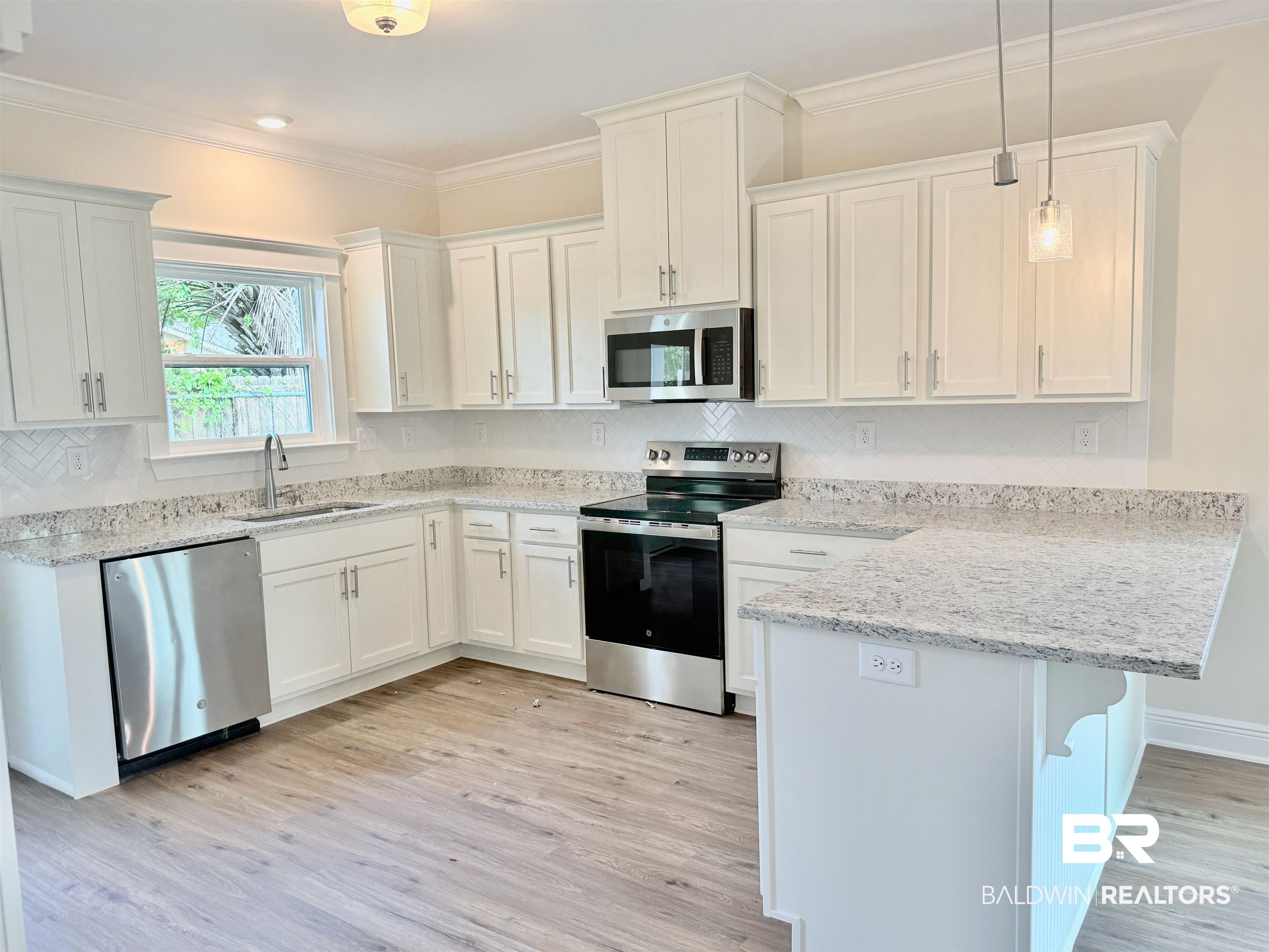 2298 Snowden Place Mobile, AL 36609 - Photo 4 of 11