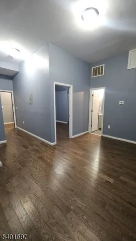 $1,900 | 312 Broadway, Newark, NJ 07104